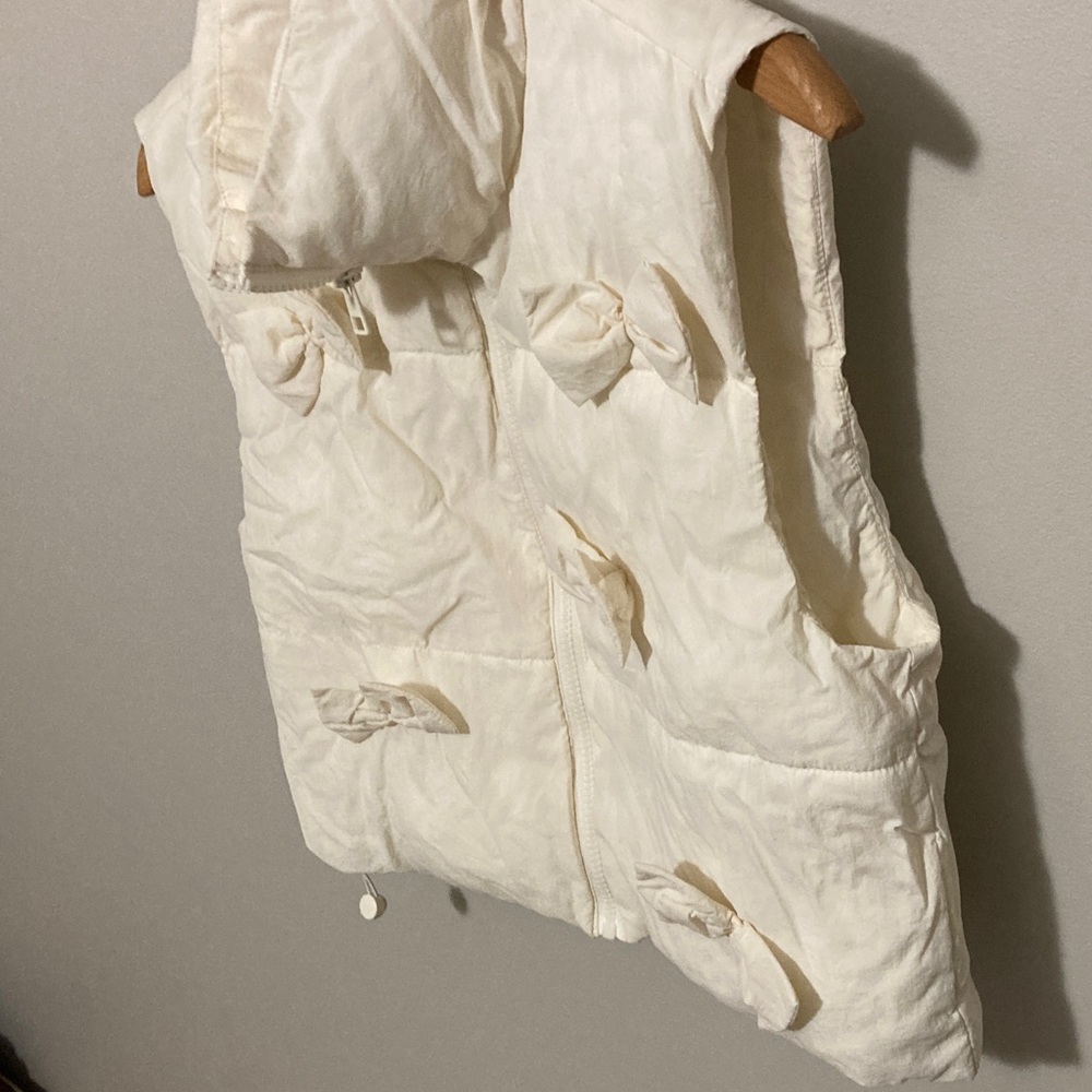 Love Tree Cream Puffer Vest with Bows, Size Small - Picture 7 of 10